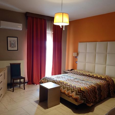 Hotel L'Approdo Бриндизи Экстерьер фото