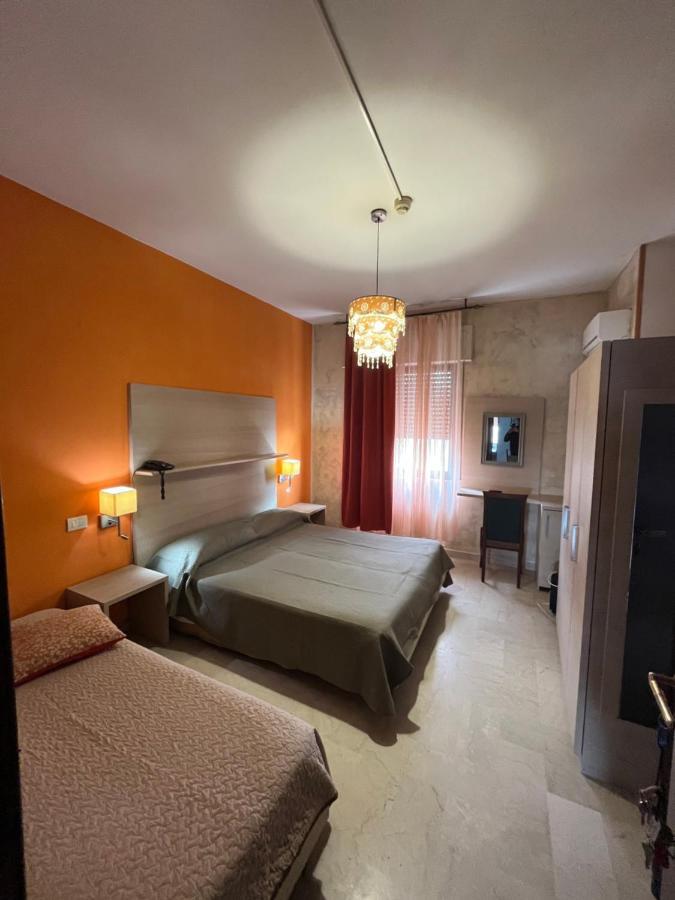 Hotel L'Approdo Бриндизи Экстерьер фото