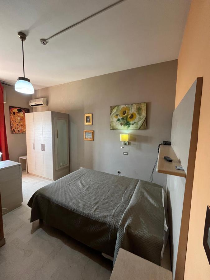 Hotel L'Approdo Бриндизи Экстерьер фото