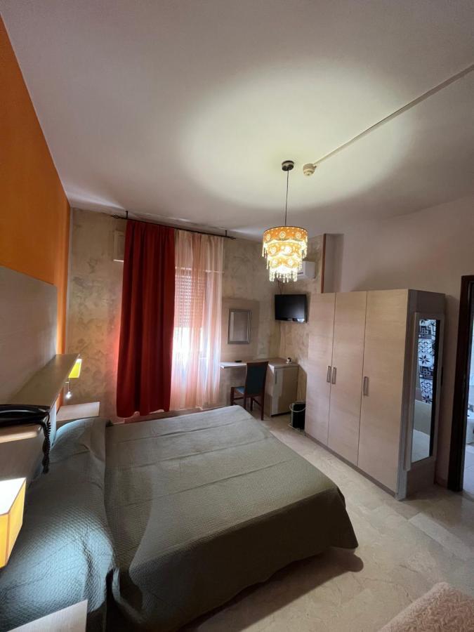 Hotel L'Approdo Бриндизи Экстерьер фото