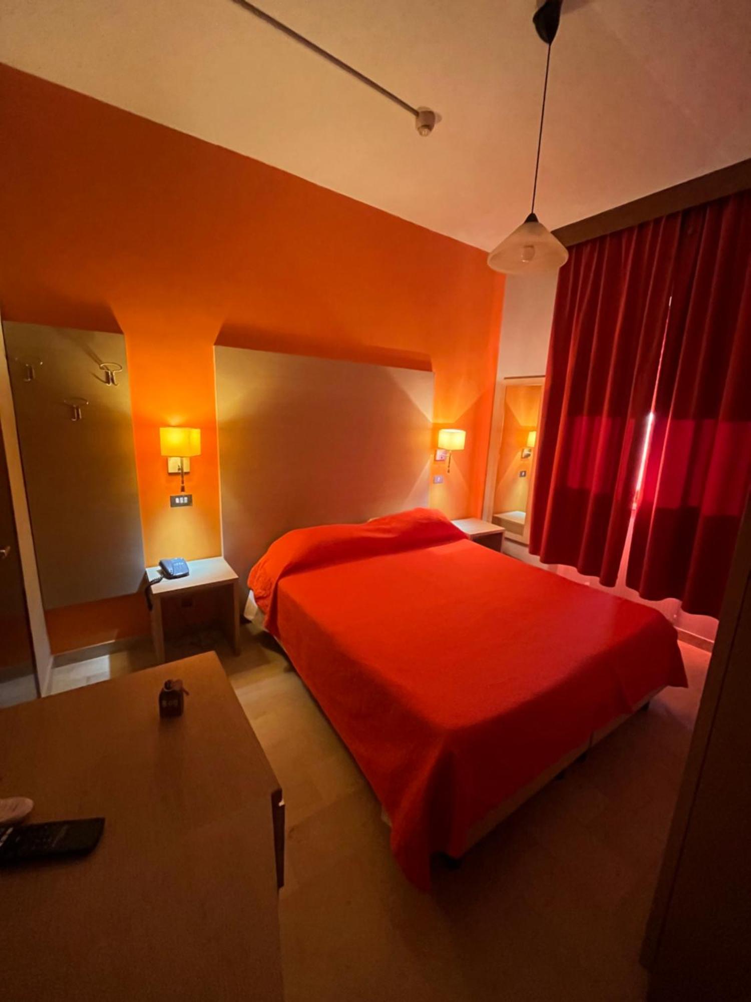 Hotel L'Approdo Бриндизи Экстерьер фото