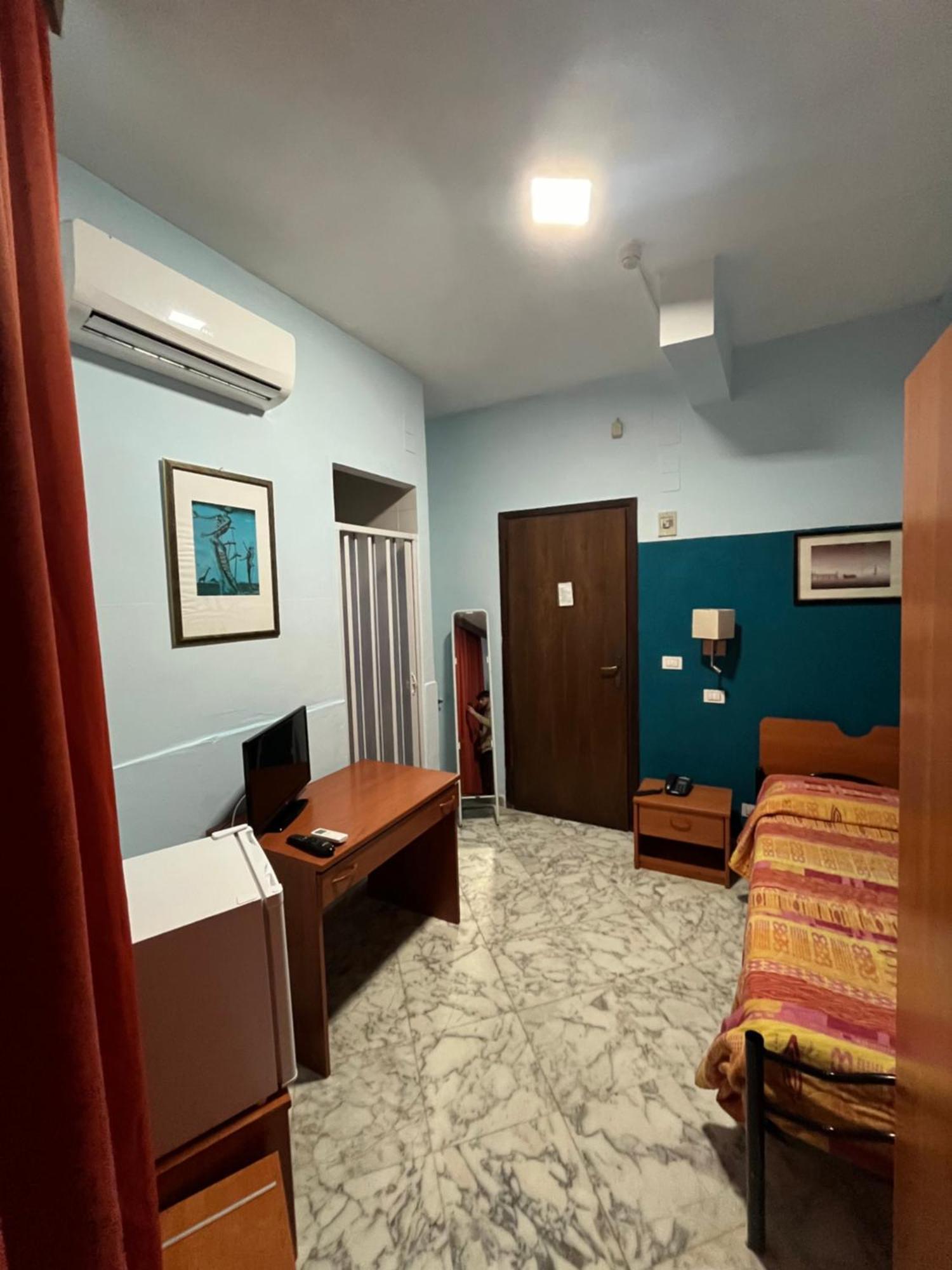 Hotel L'Approdo Бриндизи Экстерьер фото