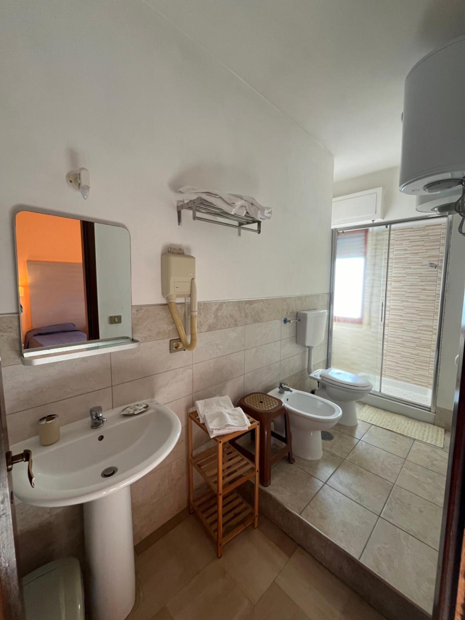Hotel L'Approdo Бриндизи Экстерьер фото