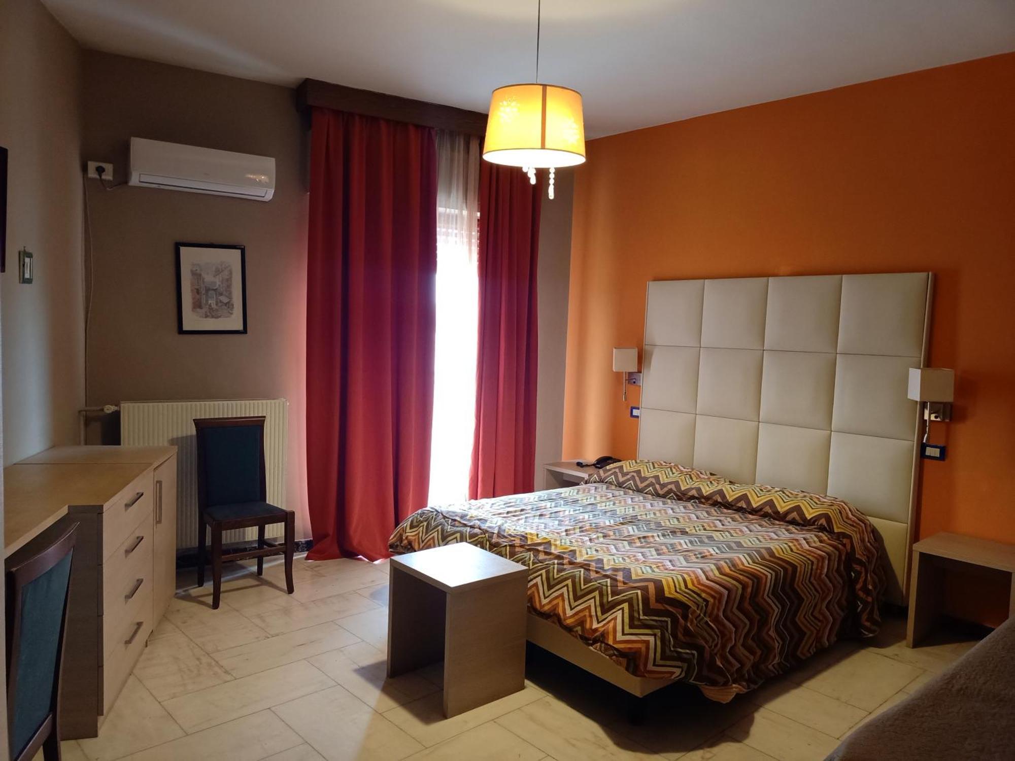 Hotel L'Approdo Бриндизи Экстерьер фото