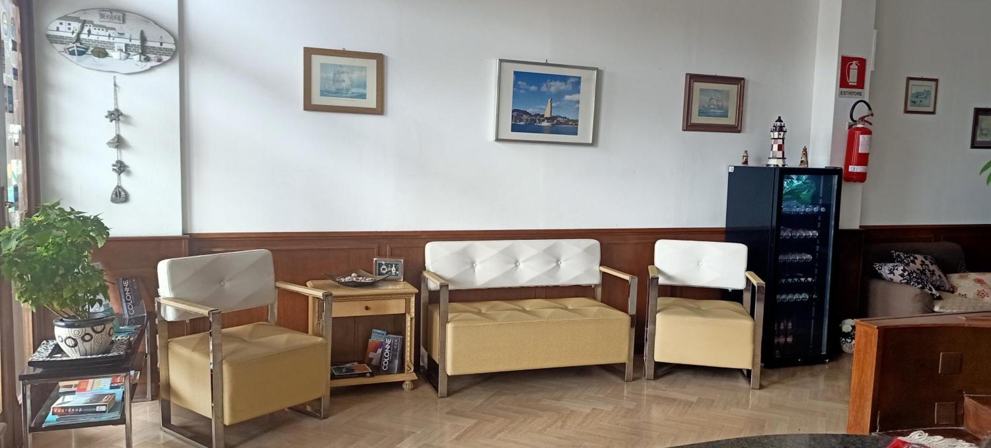 Hotel L'Approdo Бриндизи Экстерьер фото