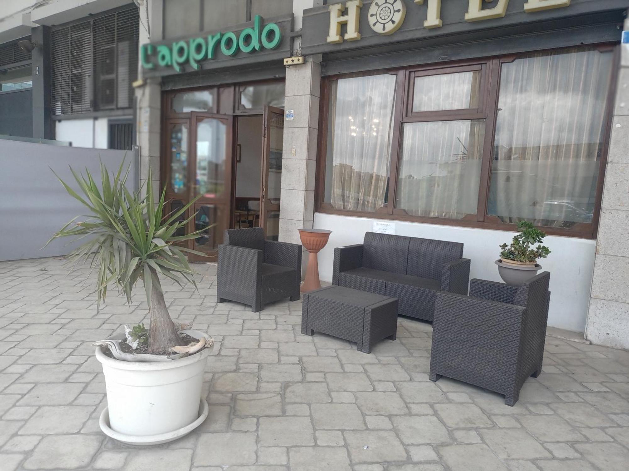 Hotel L'Approdo Бриндизи Экстерьер фото